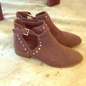 Carlos by Carlos Santana mauve studded booties